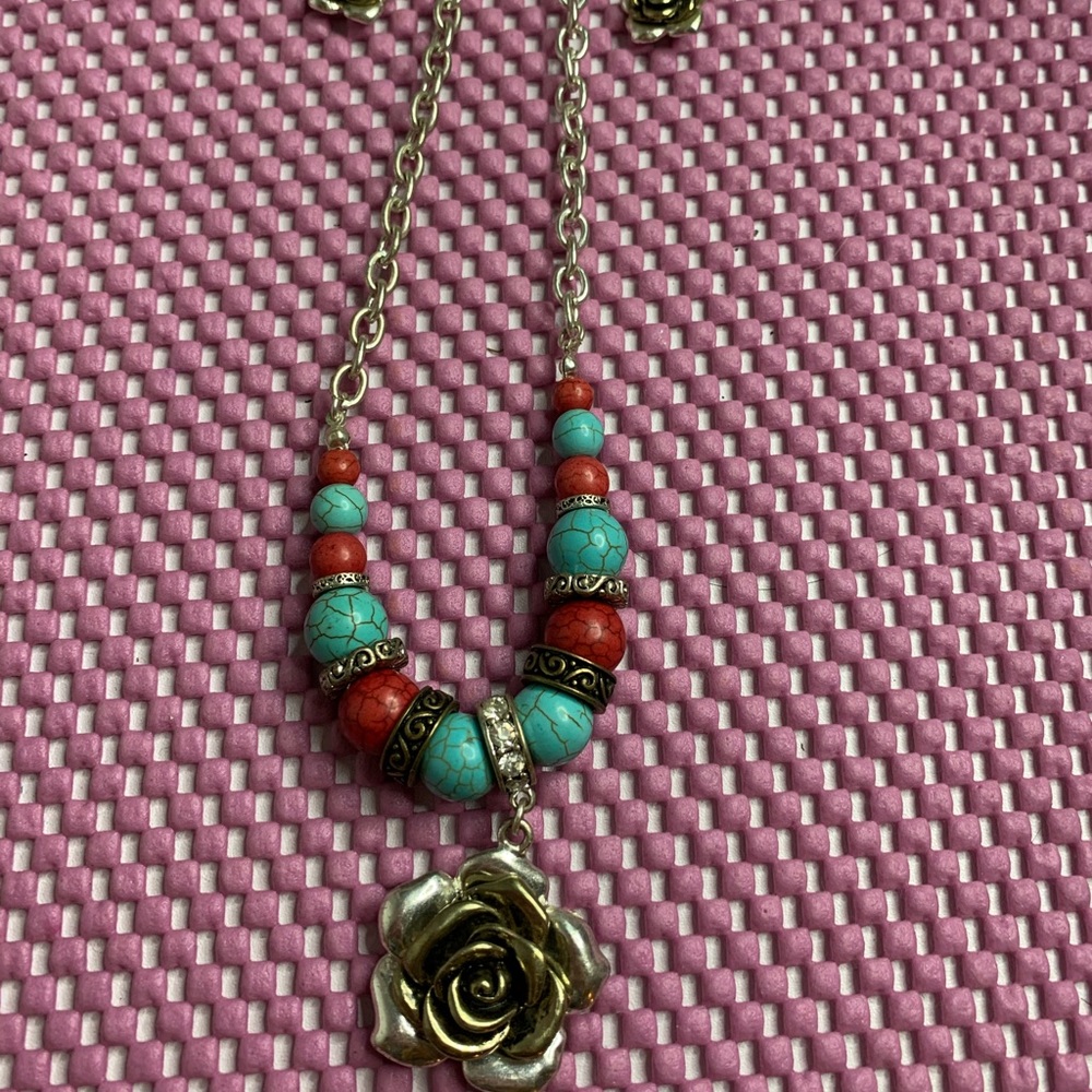 Earring and necklace set